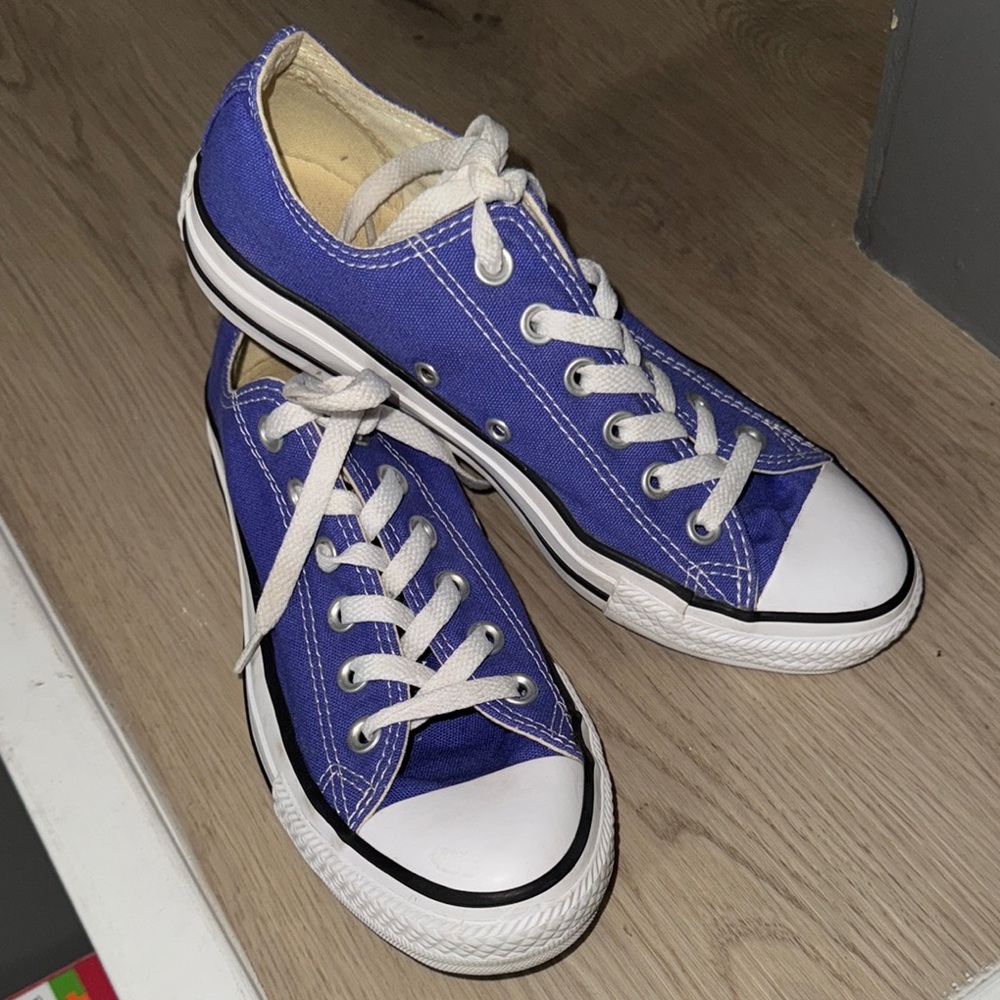 Converse Chuck Taylor All Star Low purple Sz 7 women’s